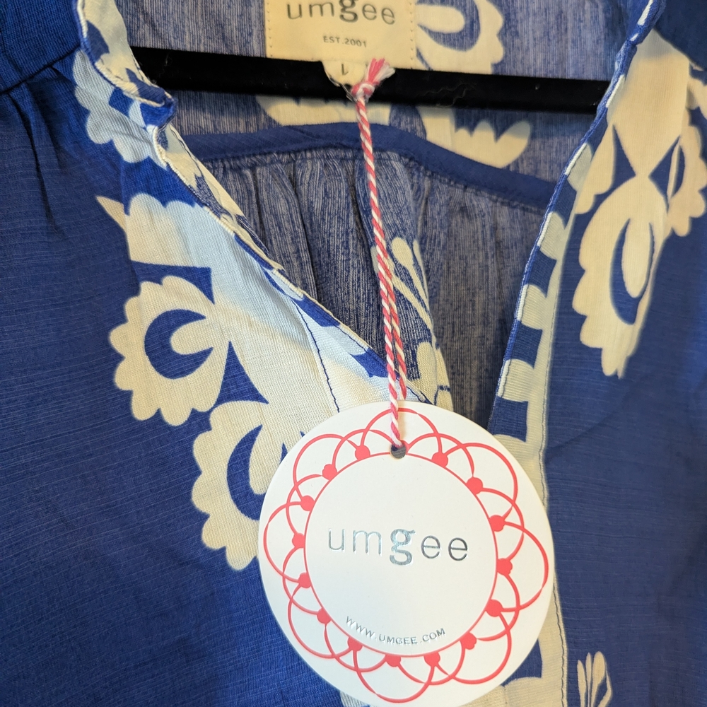 NWT Blue and White Floral Peplum Top by Umgee - Picture 2 of 4